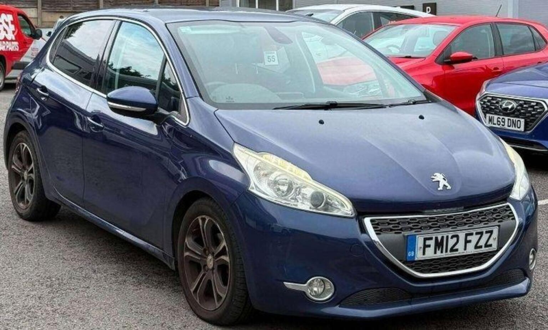 2012 Peugeot 208 1.6 E-Hdi Allure Euro 5 (s/s) 5dr in Blue — image 1