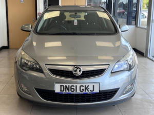 2011 Vauxhall Astra 1.6 16v Sri in Silver — image 3