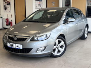 2011 Vauxhall Astra 1.6 16v Sri in Silver — image 5