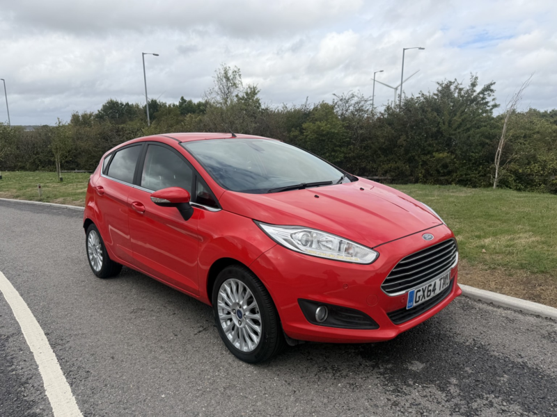 2014 Ford Fiesta 1.0 T Ecoboost Titanium in Red — image 1