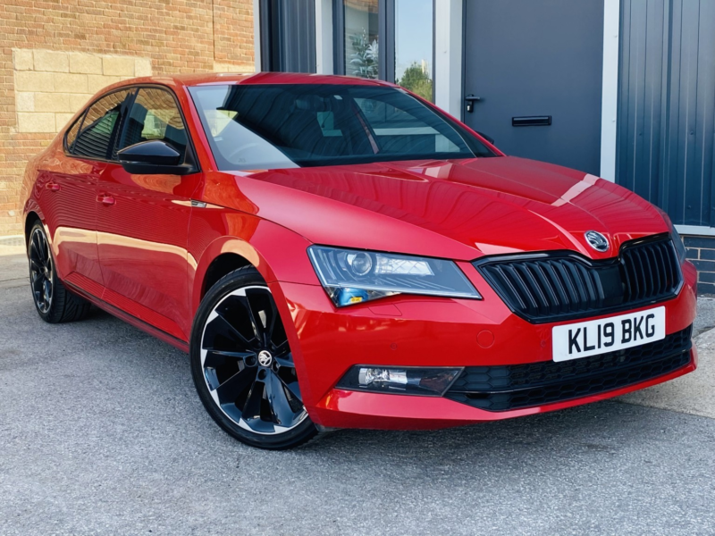 2019 Skoda Superb 2.0 Tsi Sportline Plus in Red — image 1