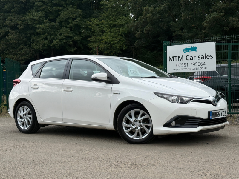2016 Toyota Auris 1.8 Vvt-H Business Edition Hatchback 5dr Petrol Hybrid CVT Euro 6 (s/s) (136 Ps) in White — image 1