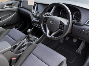 2016 Hyundai Tucson 1.7 Crdi Blue Drive Se Nav 5dr Diesel Euro 6 in Grey — image 2