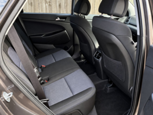 2016 Hyundai Tucson 1.7 Crdi Blue Drive Se Nav 5dr Diesel Euro 6 in Grey — image 4