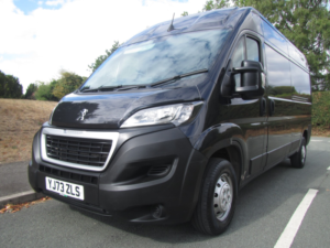 2023 Peugeot Boxer 2.2 Boxer Professional Premium+ 335 L3h2 Bluehdi 140 S&s 6-Speed Manual - Damaged Cat S - Drive Away in Grey — image 3