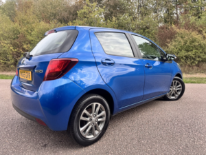 2015 Toyota Yaris 1.3 Dual Vvt-I Icon in Blue — image 4