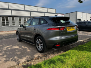 2016 Jaguar F-Pace 2.0 F-Pace R-Sport AWD D Auto 4WD 5dr in Grey — image 3