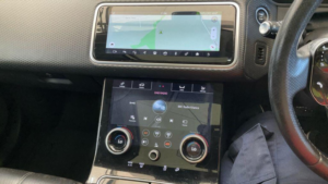 2019 Land Rover Range Rover Velar 2.0 P250 Se Auto 4WD Euro 6 (s/s) 5dr in Silver — image 5