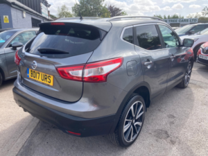 2017 Nissan Qashqai 1.5 Dci Tekna SUV 5dr Diesel Manual 2WD Euro 6 (s/s) (110 Ps) in Grey — image 6