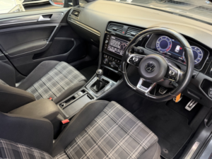 2017 Volkswagen Golf 2.0 Tdi Bluemotion Tech Gtd in Grey — image 2