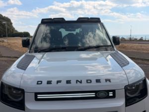 2020 Land Rover Defender 110 2.0 Sd4 Se in Silver — image 3