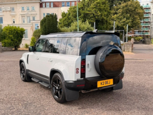 2020 Land Rover Defender 110 2.0 Sd4 Se in Silver — image 6