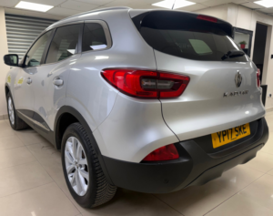 2017 Renault Kadjar 1.5 Dci Dynamique Nav SUV 5dr Diesel Manual Euro 6 (s/s) (110 Ps) in Silver — image 3