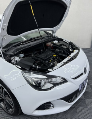 2017 Vauxhall Astra 1.4 Gtc Limited Edition T S/s 3dr in White — image 5