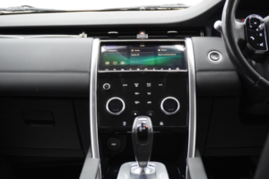 2020 Land Rover Discovery Sport 2.0 D180 Mhev Se Auto 4WD Euro 6 (s/s) 5dr in White — image 4