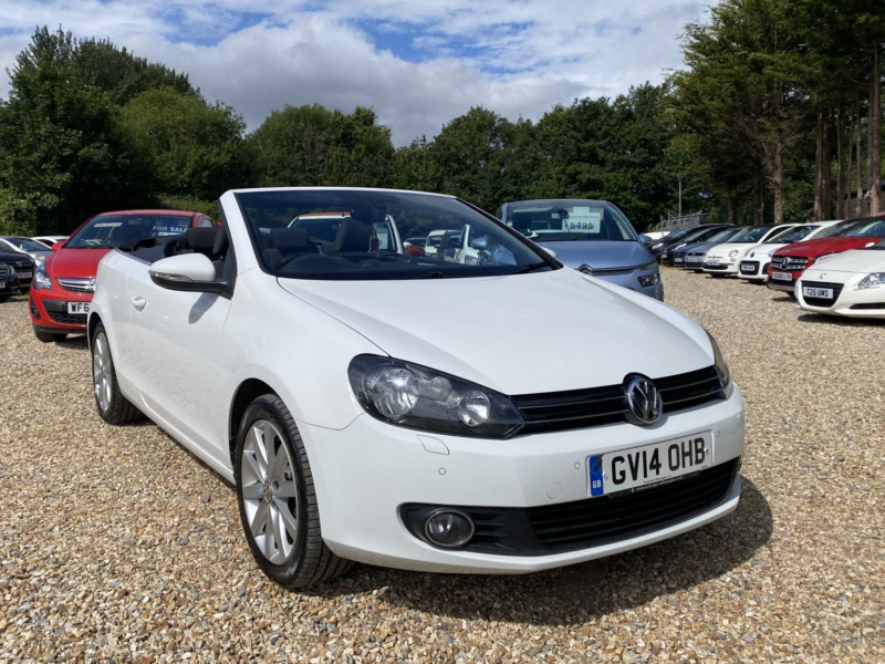 2014 Volkswagen Golf 1.4 Tsi S in White — image 1