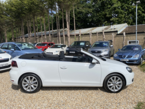 2014 Volkswagen Golf 1.4 Tsi S in White — image 2