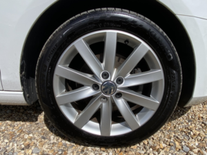 2014 Volkswagen Golf 1.4 Tsi S in White — image 4