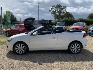 2014 Volkswagen Golf 1.4 Tsi S in White — image 6