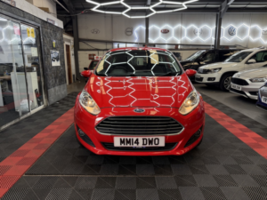 2014 Ford Fiesta 1.3 Zetec in Red — image 2