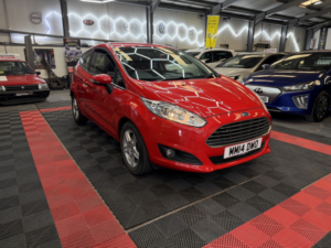 2014 Ford Fiesta 1.3 Zetec in Red — image 4