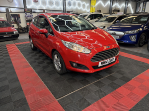 2014 Ford Fiesta 1.3 Zetec in Red — image 5