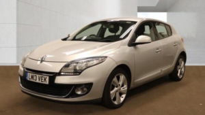 2013 Renault Megane 1.5 Dci Dynamique Tomtom Euro 5 (s/s) 5dr in Silver — image 2