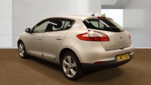 2013 Renault Megane 1.5 Dci Dynamique Tomtom Euro 5 (s/s) 5dr in Silver — image 3