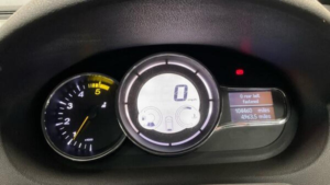 2013 Renault Megane 1.5 Dci Dynamique Tomtom Euro 5 (s/s) 5dr in Silver — image 6