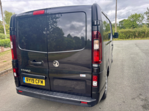 2019 Vauxhall Vivaro 1.6 Cdti 2700 Sportive Eu6 Ulez in Black — image 3