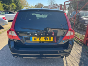 2011 Volvo V70 2.4 D5 Se Lux Geartronic Euro 5 5dr in Black — image 6