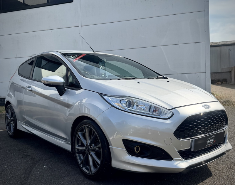 2016 Ford Fiesta 1.0 T Ecoboost St-Line in Silver — image 1
