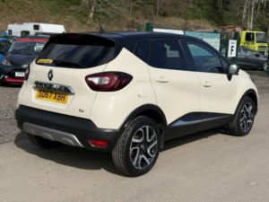 2017 Renault Captur 0.9 Dynamique S Nav Tce 90 in White — image 6