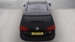 2015 Volkswagen Sharan 2.0 Tdi Bluemotion Tech Se in Black — image 4