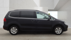 2015 Volkswagen Sharan 2.0 Tdi Bluemotion Tech Se in Black — image 5