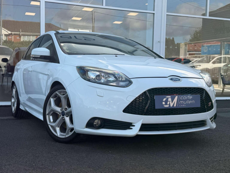 2013 Ford Focus 2.0t Ecoboost St-3 Euro 5 (s/s) 5dr in White — image 1