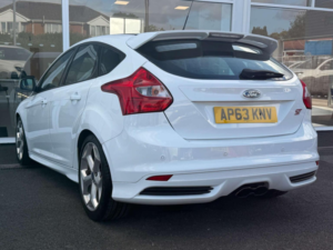 2013 Ford Focus 2.0t Ecoboost St-3 Euro 5 (s/s) 5dr in White — image 2