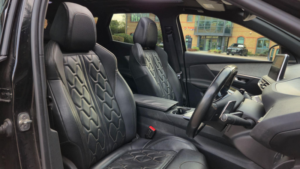 2017 Peugeot 3008 2.0 Bluehdi Gt Eat Auto 6spd Euro 6 (s/s) 5dr in Black — image 3