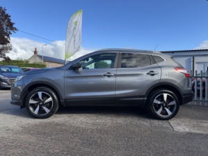 2017 Nissan Qashqai 1.2 Dig-T N-Connecta in Grey — image 2