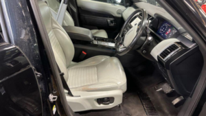 2019 Land Rover Discovery 2.0 Sd4 Hse Luxury Auto 4WD Euro 6 (s/s) 5dr in Black — image 2