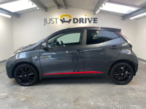 2017 Toyota Aygo 1.0 Vvt-I X-Press Hatchback 5dr Petrol Manual Euro 6 (68 Ps) in Grey — image 2