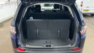 2018 Land Rover Discovery Sport Td4 Hse in Blue — image 3