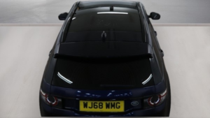 2018 Land Rover Discovery Sport Td4 Hse in Blue — image 4