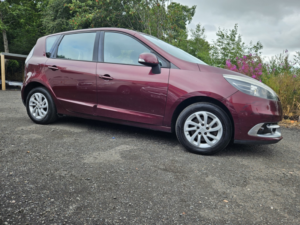 2013 Renault Scenic 1.5 Dci Dynamique Tomtom in Red — image 2