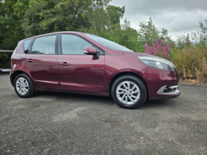2013 Renault Scenic 1.5 Dci Dynamique Tomtom in Red — image 5