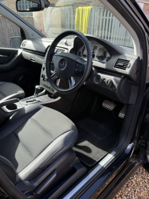 2011 Mercedes-Benz B Class 2.0 B180 Cdi Sport in Black — image 6