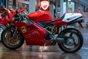 1994 Ducati 916 *ultra Rare - Collectors* in Red — image 3