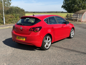 2011 Vauxhall Astra 2.0 Cdti Ecoflex Sri in Red — image 3