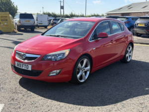 2011 Vauxhall Astra 2.0 Cdti Ecoflex Sri in Red — image 6