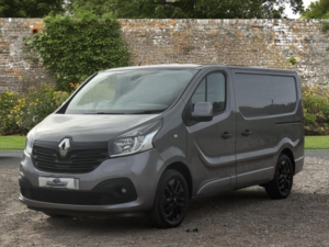 2019 Renault Trafic 1.6 Dci Energy 27 Premier Edition Swb Standard Roof Euro 6 (s/s) 4dr in Grey — image 2